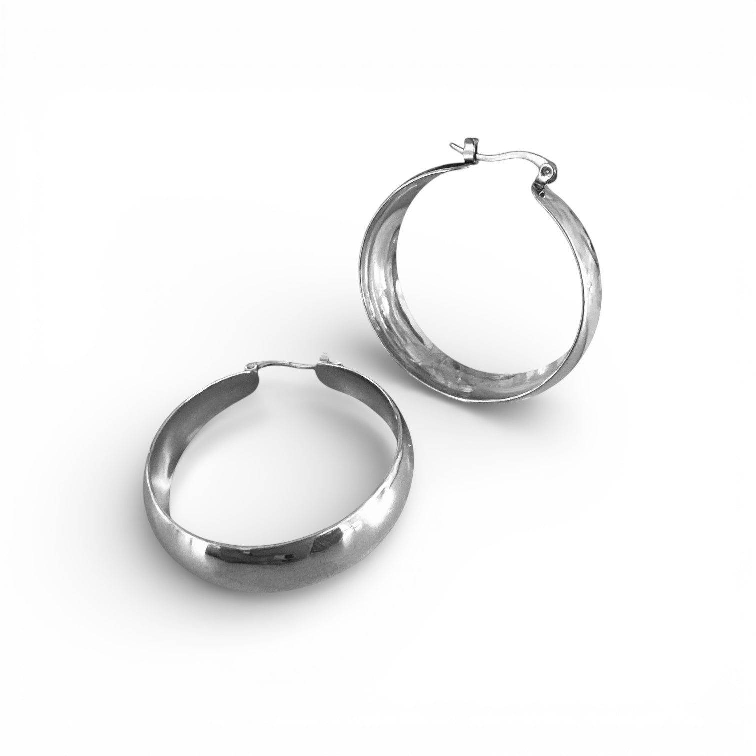 Essential Glow Hoops ατσάλινα σκουλαρίκια κρίκοι 4 cm σε χρυσό και ασημί φινίρισμα So Cute by Dimi