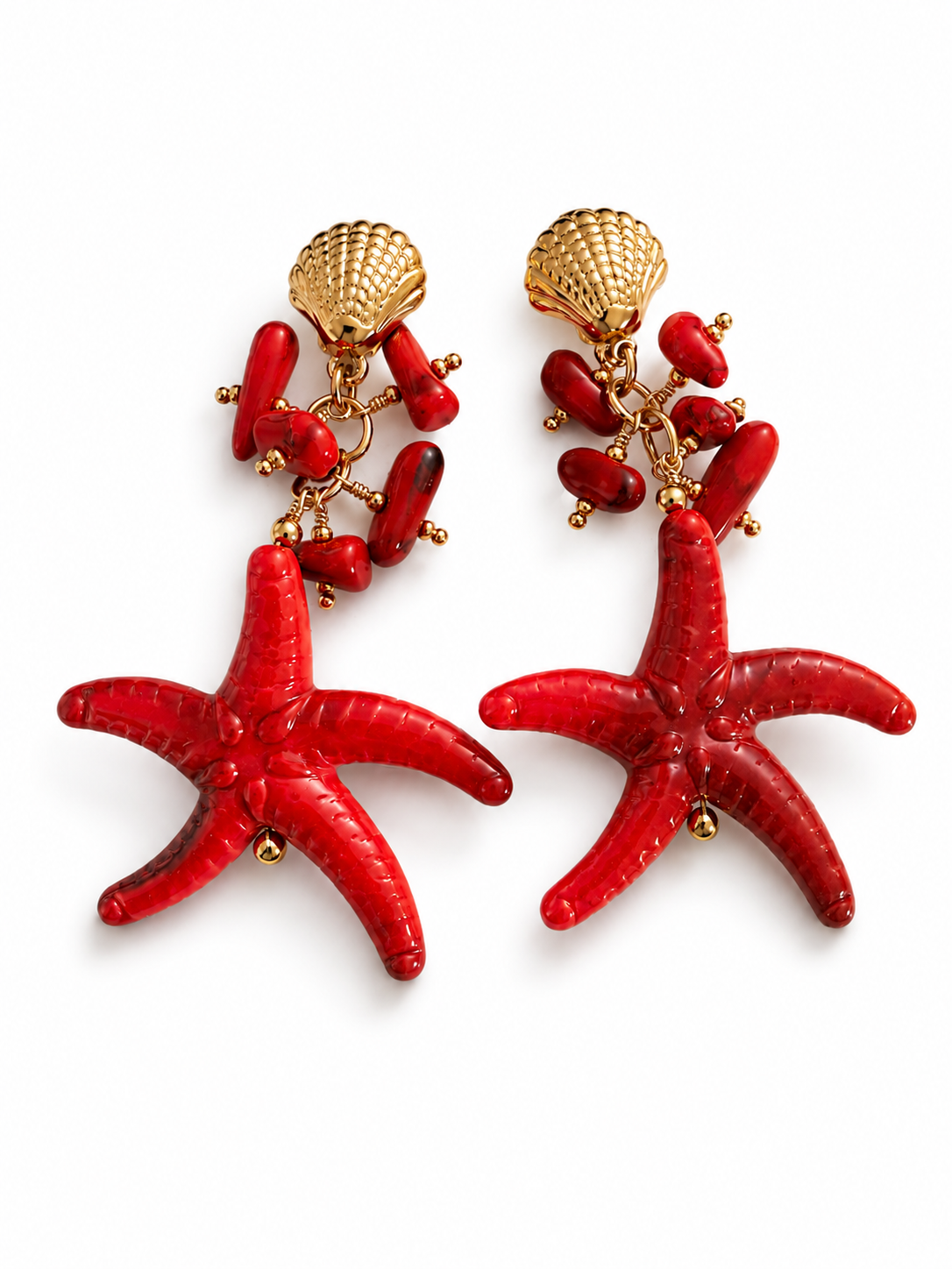 Ατσάλινα κρεμαστά σκουλαρίκια Coral Starfish Earrings με κόκκινο αστερία, κοραλλί λεπτομέρειες και χρυσό κοχύλι από το So Cute by Dimi