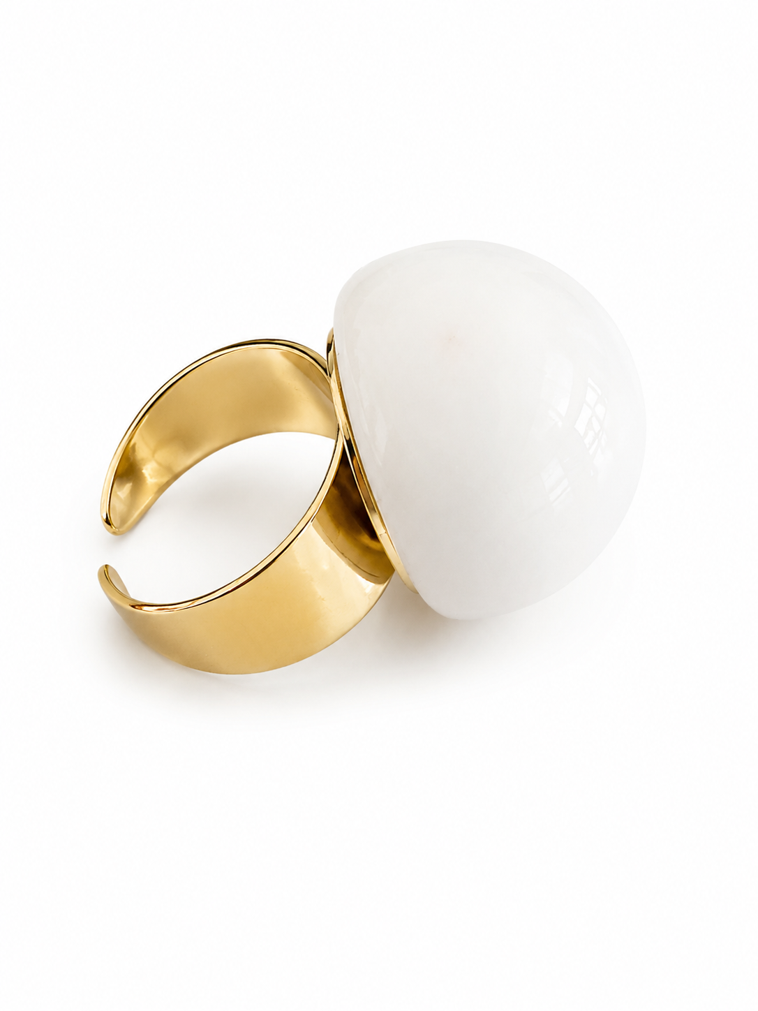 Bubble Pop ατσάλινο statement δαχτυλίδι με glossy σμάλτο σε λευκό, πλαινή λήψη σε λευκό φοντο