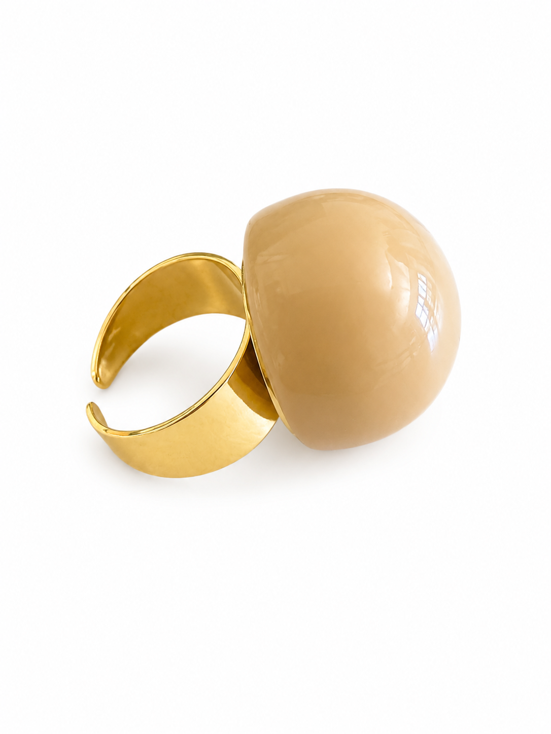 Bubble Pop ατσάλινο statement δαχτυλίδι με glossy σμάλτο σε μπεζ, πλαινή λήψη σε λευκό φοντο