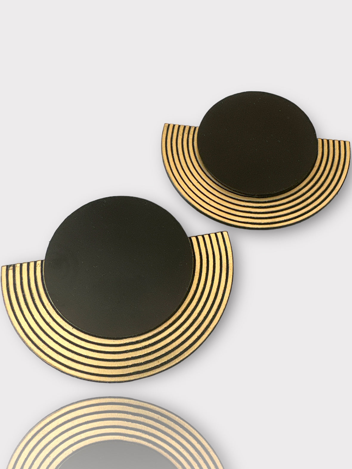 Arcadia Earrings – Χειροποίητα ριγέ σκουλαρίκια από πλέξιγκλας – So Cute by Dimi