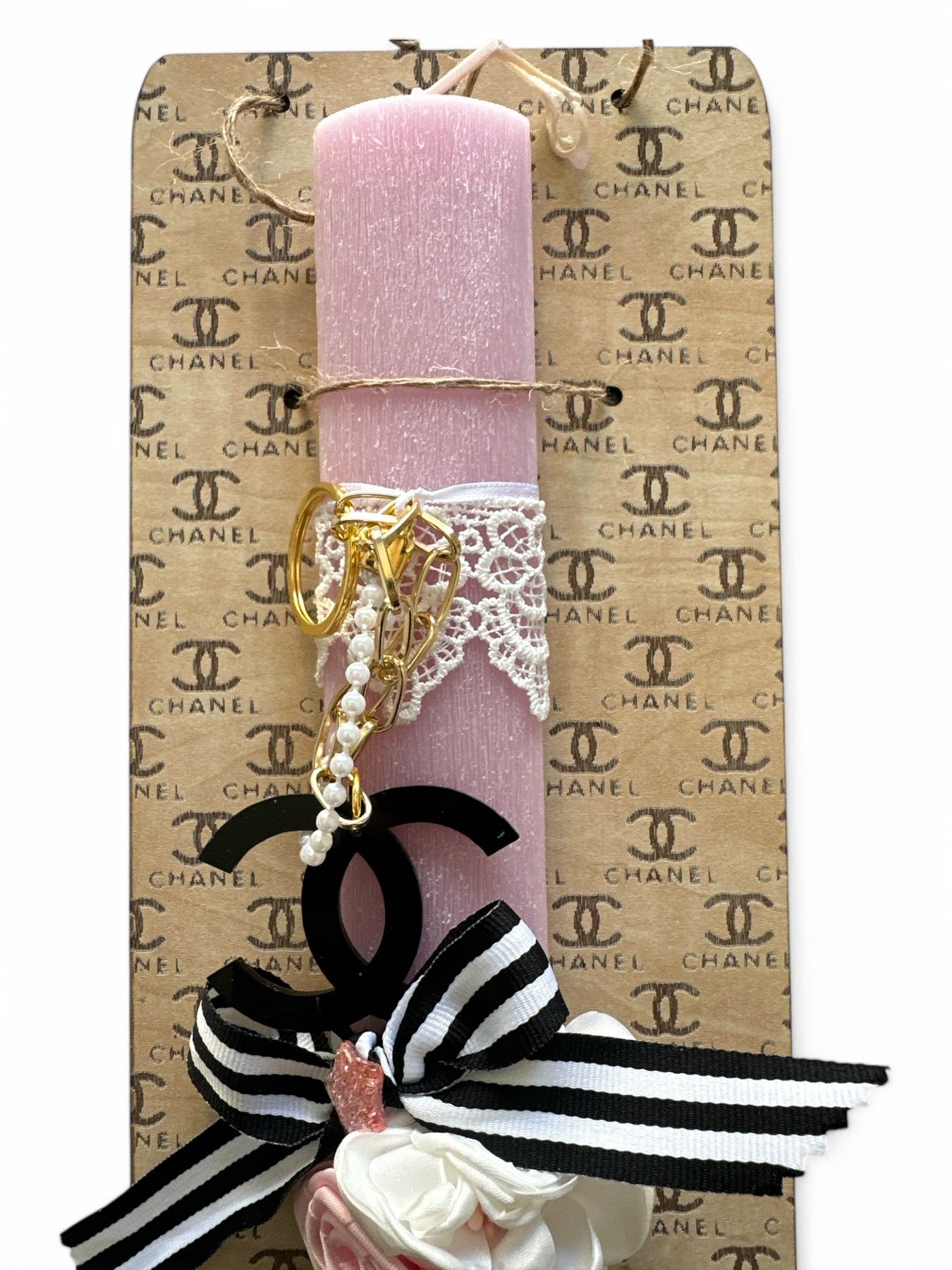 Πασχαλινή λαμπάδα με καμέλιες και μπρελόκ Chanel inspired σε γαλλικό chic ύφος- So Cute by Dimi