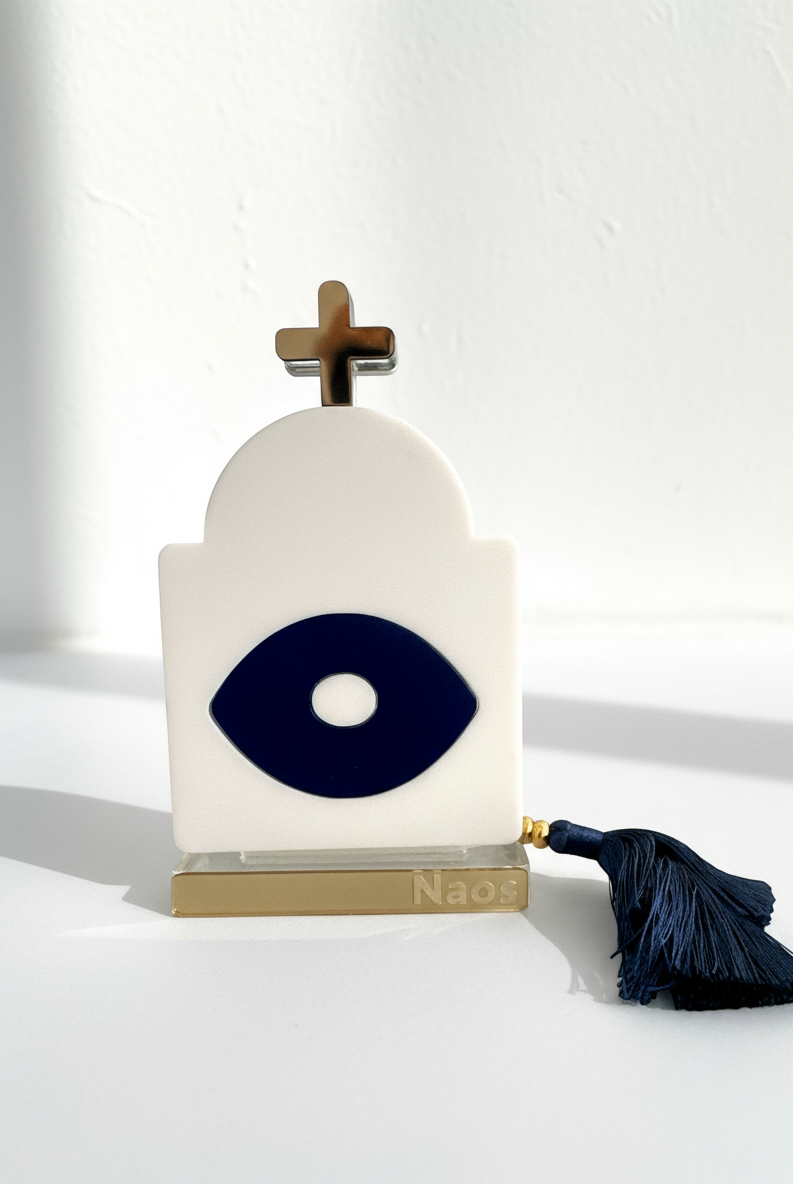 Γούρι design plexiglass σε σχήμα κυκλαδίτικου ναού με navy μάτι και χρυσό σταυρό, με navy φούντα – So Cute by Dimi