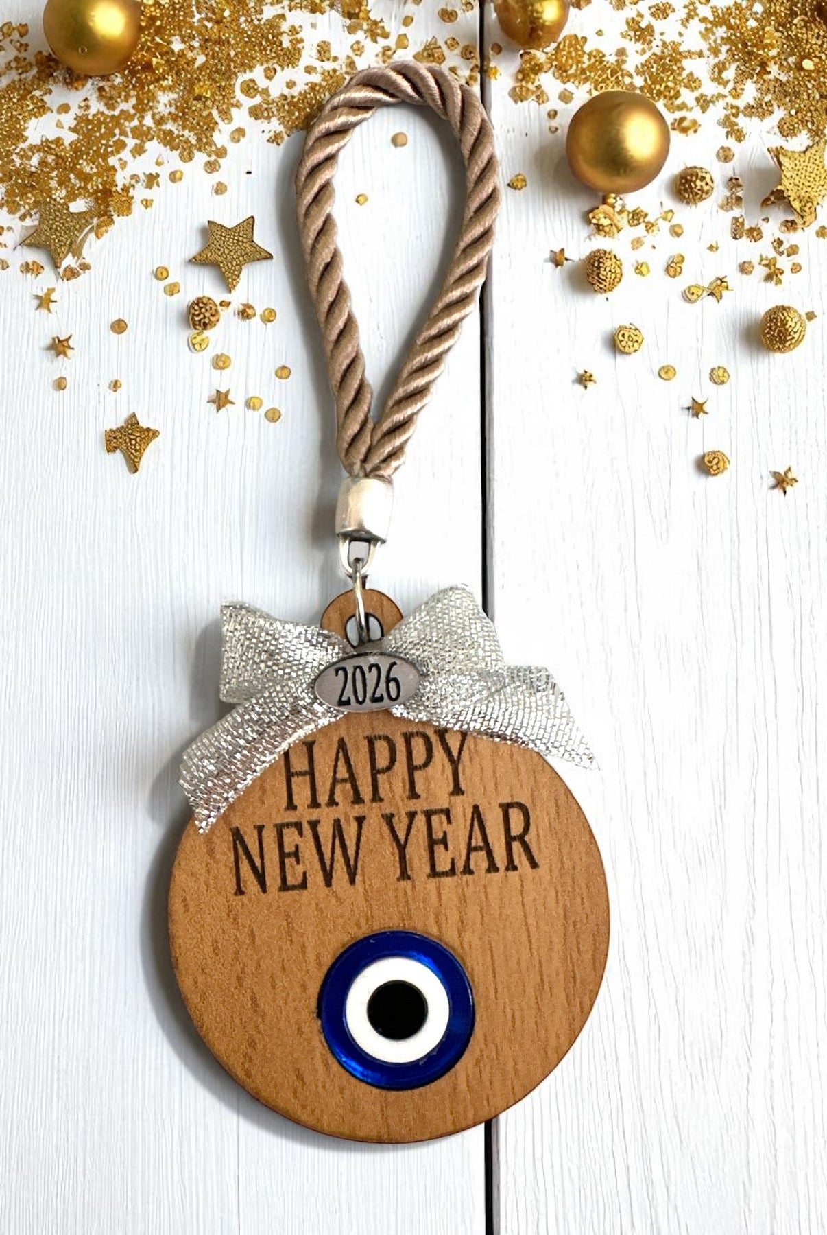 Χειροποίητο ξύλινο γούρι με μάτι, ευχή Happy New Year και κορδόνι – So Cute by Dimi