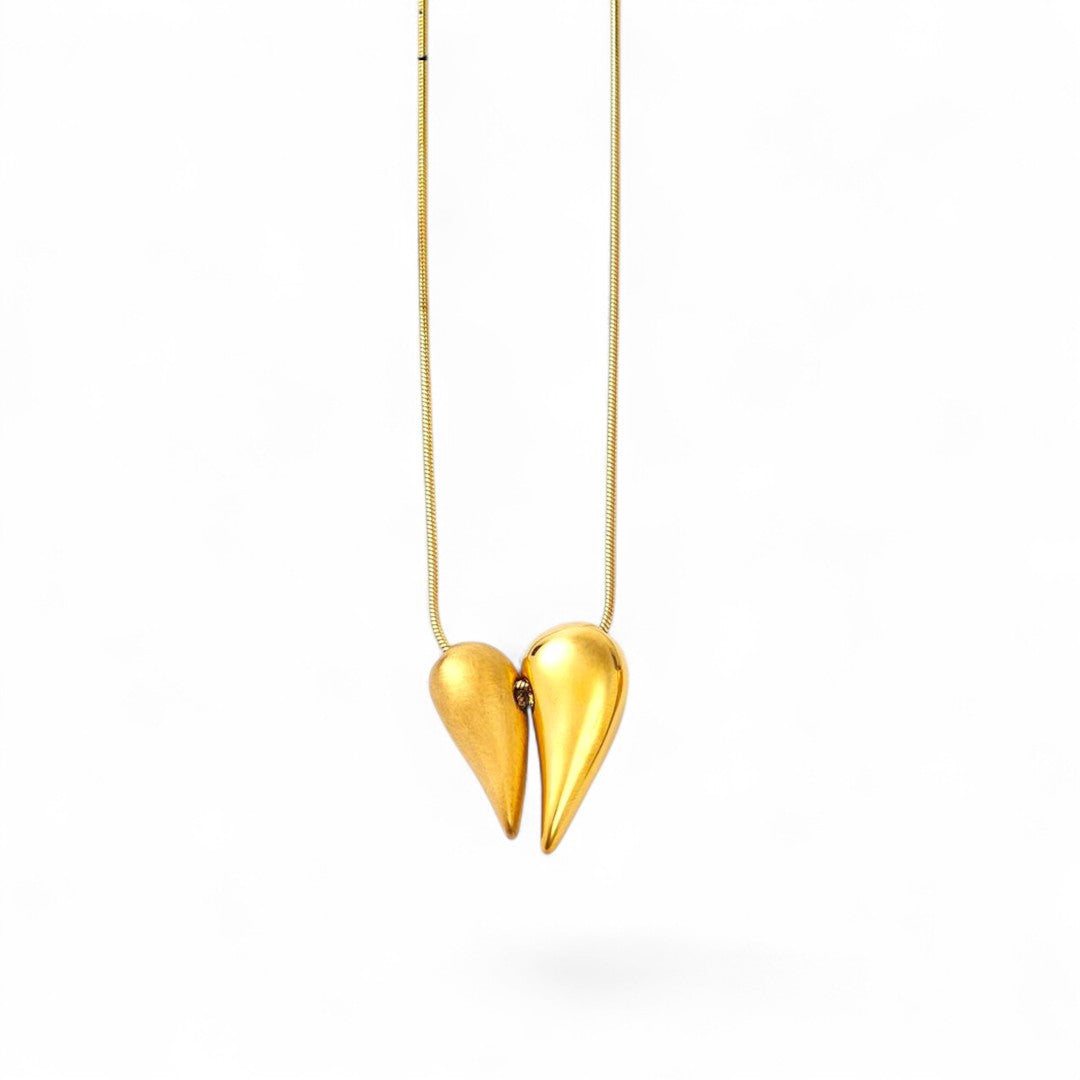 Ατσάλινο κολιέ Double Heart σε χρυσό, So Cute by Dimi