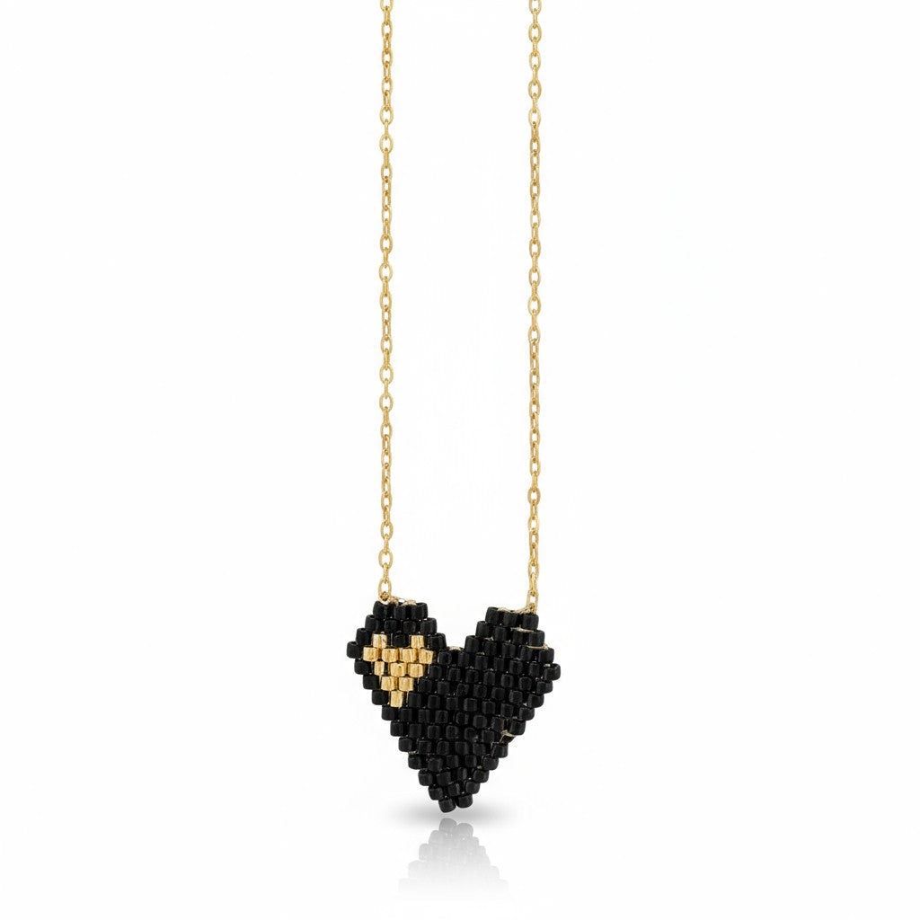 Black & Gold Heart ατσάλινο κολιέ Miyuki με μαύρη καρδιά και χρυσή λεπτομέρεια – So Cute by Dimi