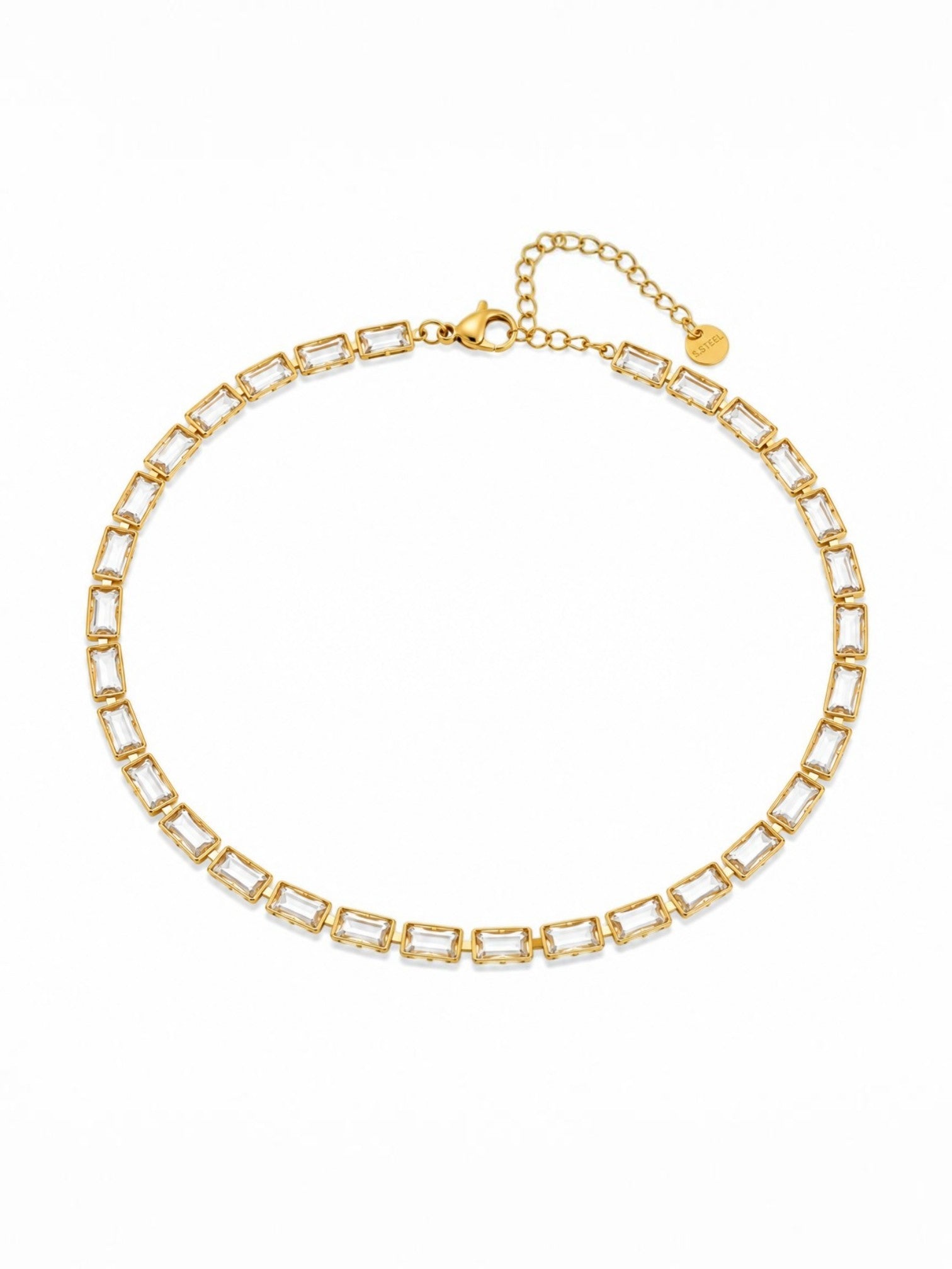 Ατσάλινο choker MIREVA Crystal Line με baguette-cut ζιργκόν σε χρυσό χρώμα σε λευκό φόντο.