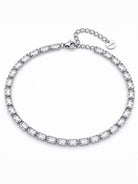 Ατσάλινο choker MIREVA Crystal Line με baguette-cut ζιργκόν σε ασημί χρώμα σε λευκό φόντο.