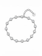 Ατσάλινο βραχιόλι Dione Luxe με bezel-set ζιργκόν σε ασημί χρώμα σε λευκό φόντο.
