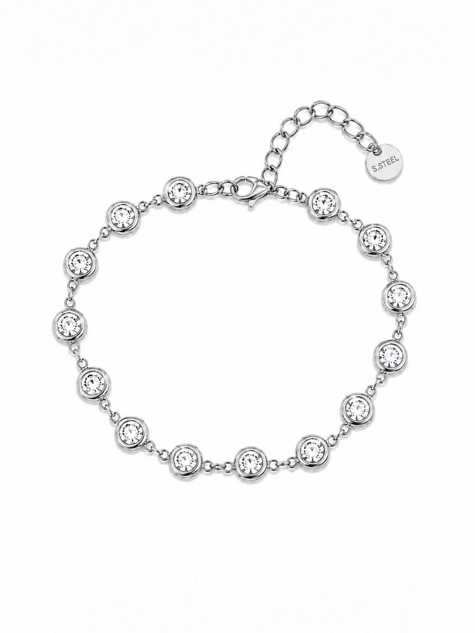 Ατσάλινο βραχιόλι Dione Luxe με bezel-set ζιργκόν σε ασημί χρώμα σε λευκό φόντο.