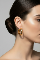 Essential Glow Hoops ατσάλινα σκουλαρίκια κρίκοι 4 cm σε χρυσό και ασημί φινίρισμα So Cute by Dimi