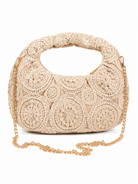 Γυναικεία crochet lace hobo bag σε εκρού χρώμα με χρυσή αποσπώμενη αλυσίδα και boho luxury αισθητική.