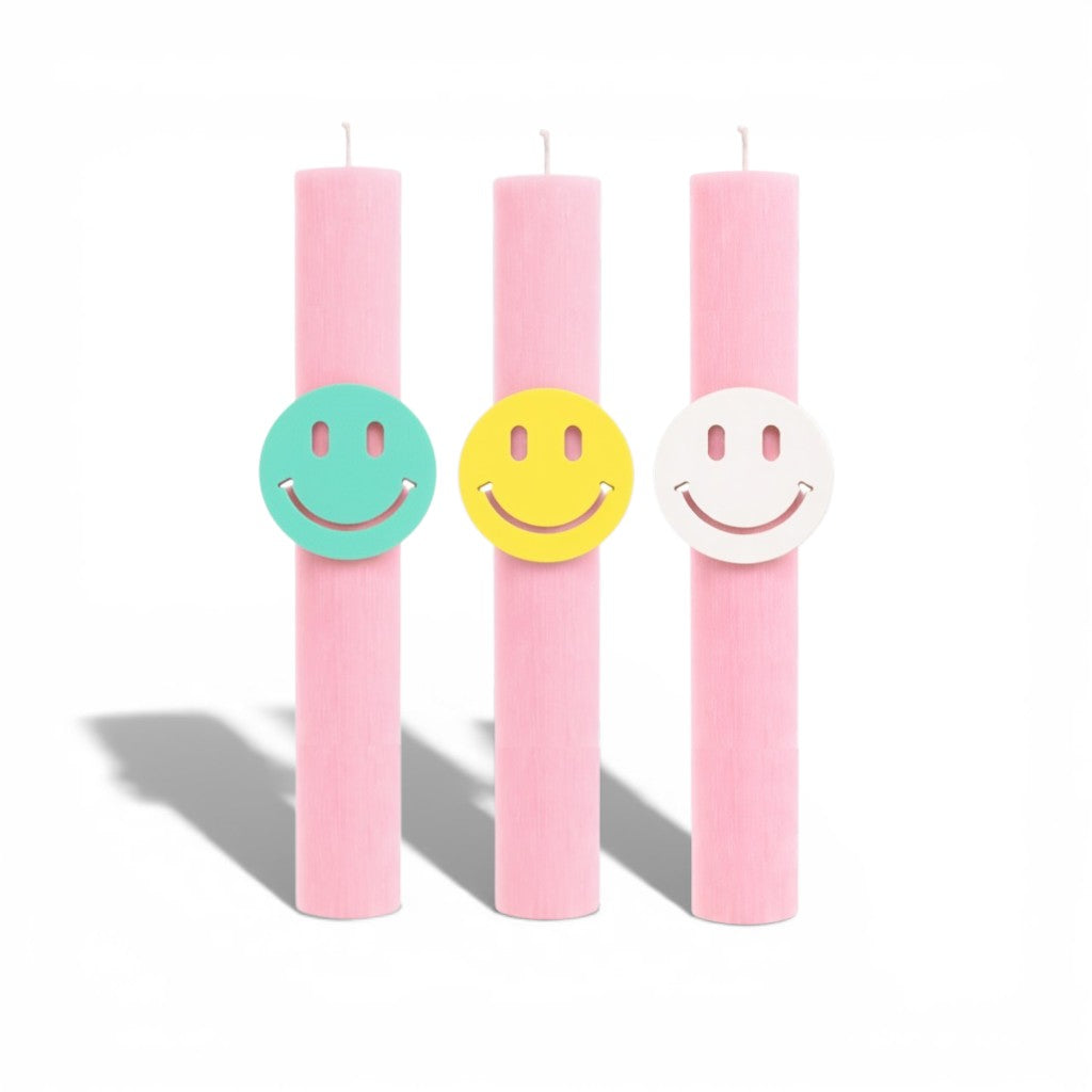Αρωματική baby pink λαμπάδα 30εκ με πλεξιγκλάς smiley cutout για έφηβα κορίτσια