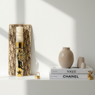 Luxury inspired πασχαλινή λαμπάδα με ξύλινο μπρελόκ και διακοσμητική πλάτη – So Cute by Dimi