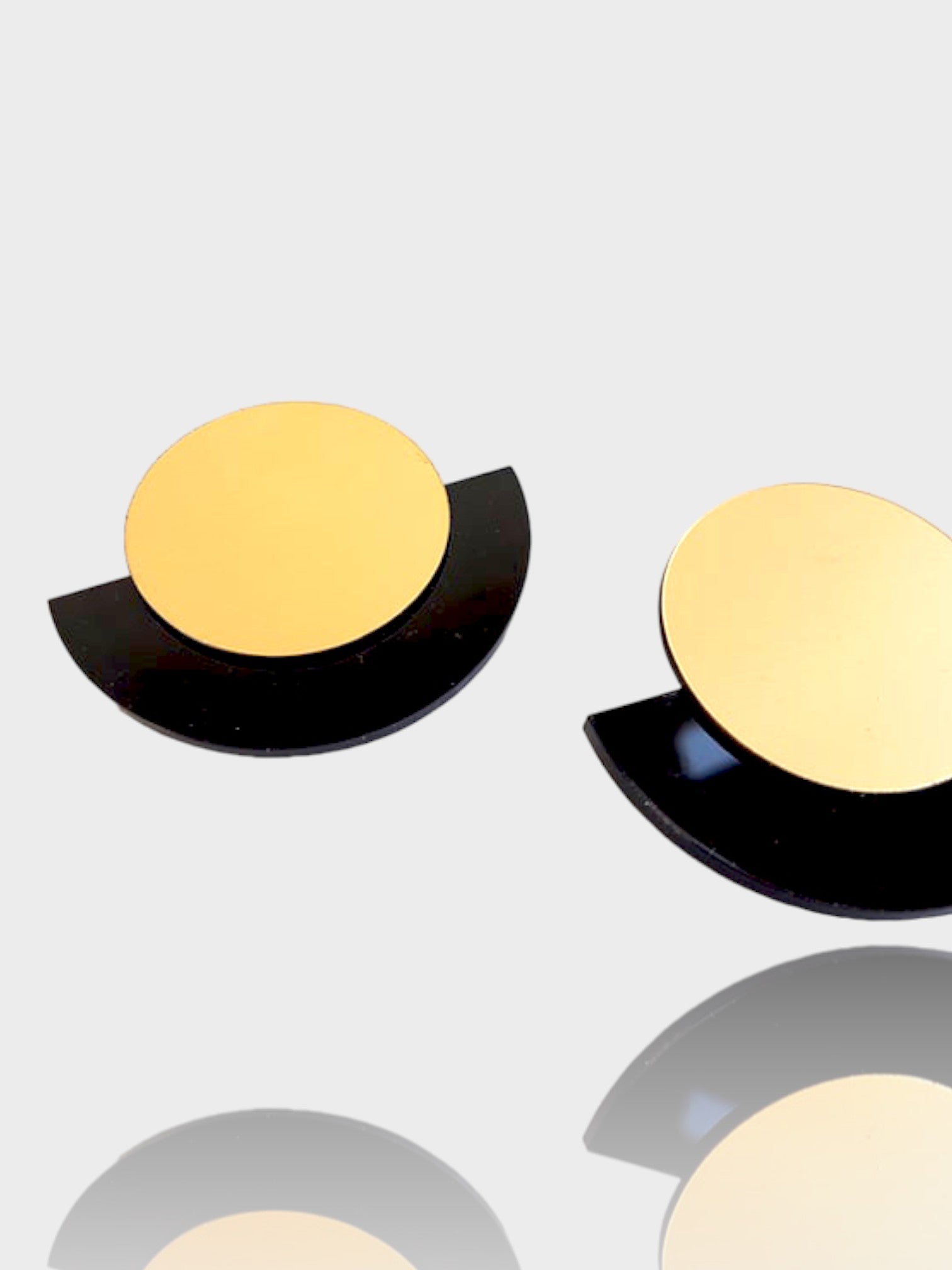 Kate Earrings – Χειροποίητα σκουλαρίκια από πλέξιγκλας με κύκλο και ημικύκλιο – So Cute by Dimi