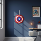 Κρεμαστό καδράκι Captain America Shield από κόκκινο-μπλε πλεξιγκλάς, διάμετρος 25 εκ., σαν διακοσμητικό τοίχου.
