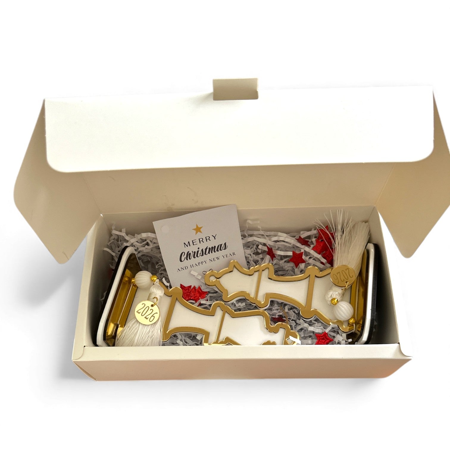 Luxury gift set με γούρια Βασιλιάς και Βασίλισσα σκακιού σε λευκό-χρυσό μέσα σε πολυτελές κουτί · So Cute by Dimi