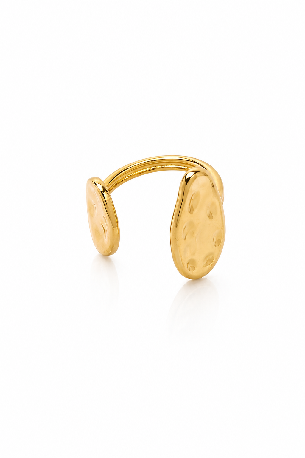 Ατσάλινο δαχτυλίδι Arven Dual Ring σε χρυσό με σφυρήλατη υφή σε λευκό φόντο So Cute by Dimi