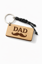 ξύλινο μπρελόκ dad με χάραξη μουστάκι premium δώρο για μπαμπά so cute by dimi