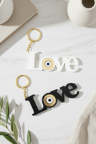 σετ μπρελοκ love μαυρο και λευκο με ματι σε μαρμαρινο φοντο