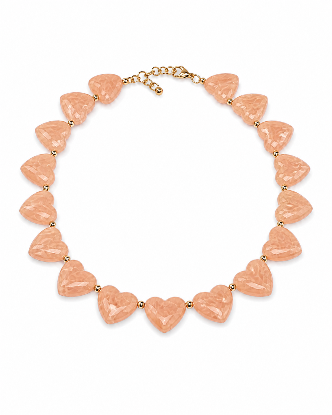 Marbella Hearts Summer Necklace σε Peach Nude με καρδιές από ρητίνη και ατσάλι σε λευκό φόντο
