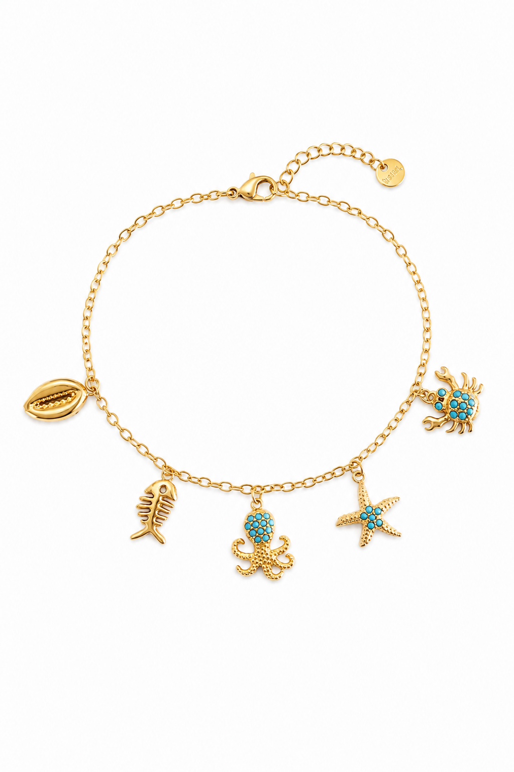 Ατσάλινο βραχιόλι με κρεμαστά θαλασσινά charms (κοχύλι, χταπόδι, αστερία, καβουράκι και ψαροκόκαλο) διακοσμημένα με τυρκουάζ ζιργκόν σε λευκό φόντο.